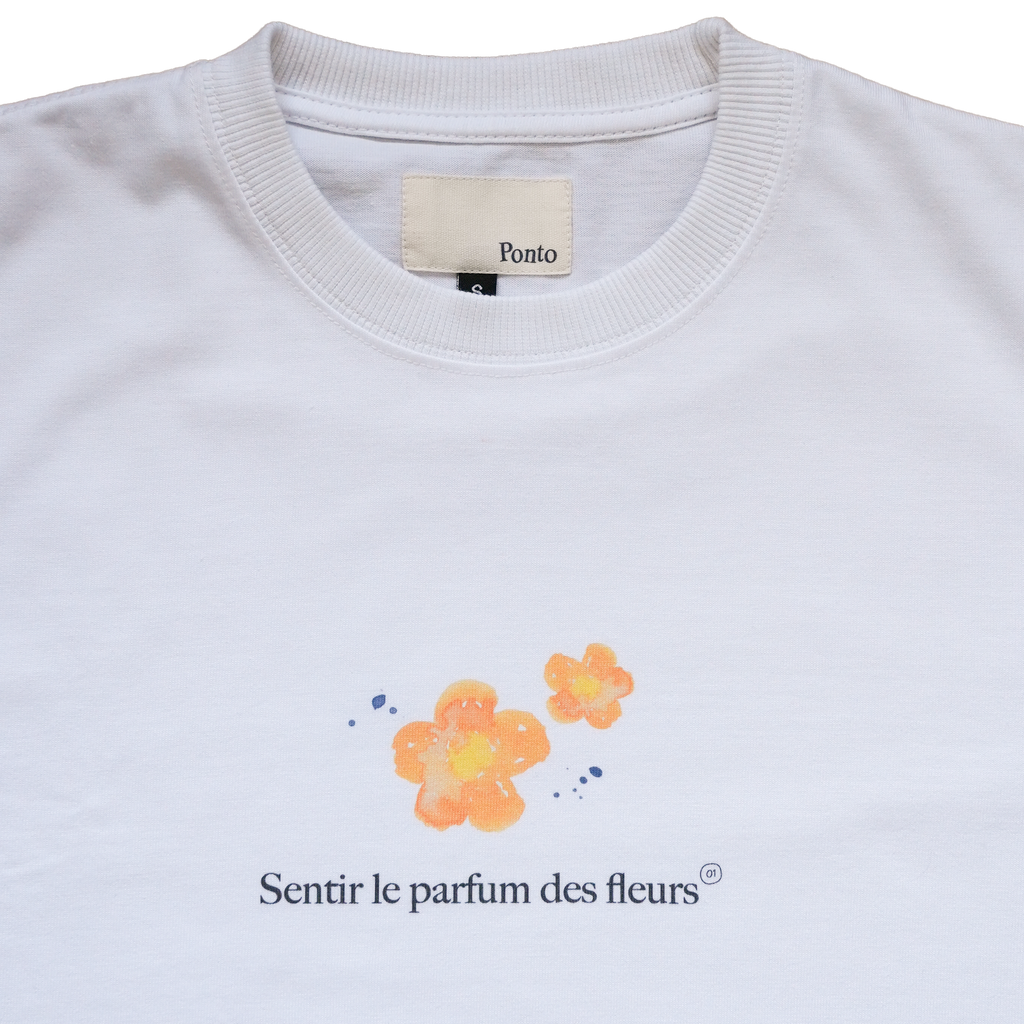Sentir le parfaum des fleurs T-Shirt