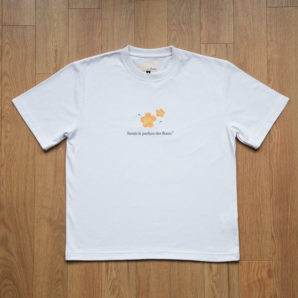Sentir le parfaum des fleurs T-Shirt